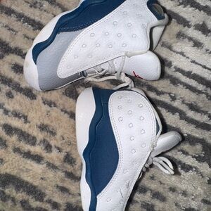 Nike Kids White and Navy Sneakers